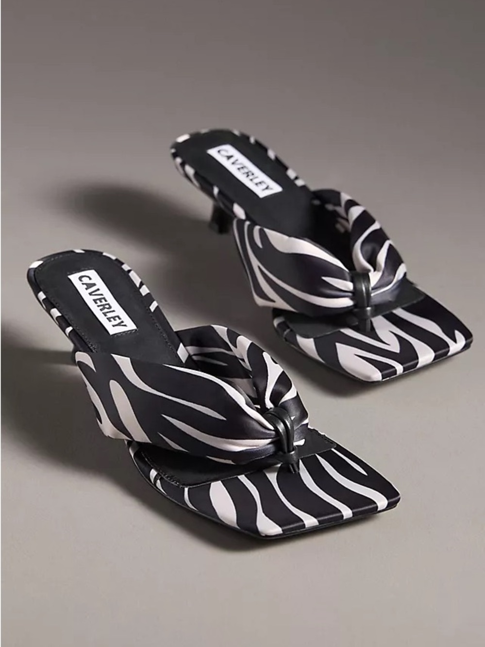 Anthropologie CAVERLEY Buck Thong Kitten-Heel Mules